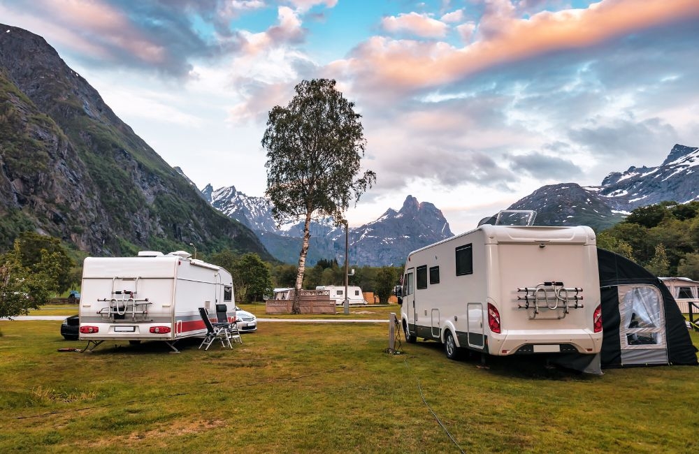 How to Maximize Comfort in Nature with Rooftop Tents on 4WD Campers