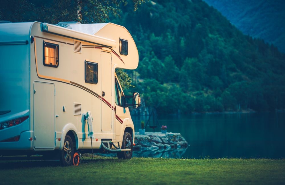 How to Maximize Solar Power Usage in Your 4WD Camper Rental